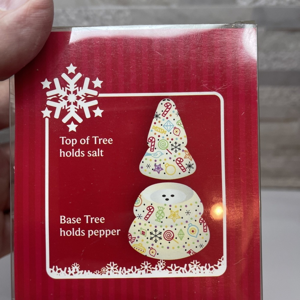 VINTAGE Hallmark Christmas Tree Stacking Salt & Pepper Shakers Ceramic Holidays - Picture 7 of 8